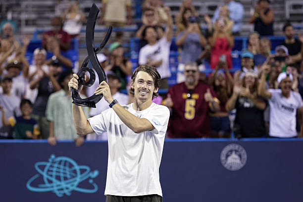 Де Мінор завоював свій 10-й титул ATP