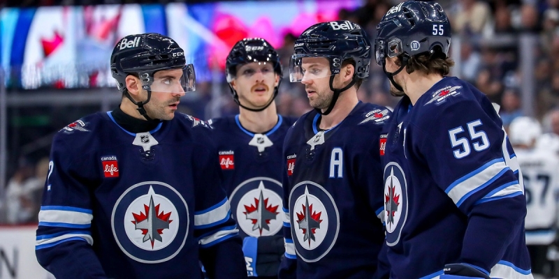 НХЛ: Вінніпег завдав поразки Колорадо, Флорида розгромили Нешвілл