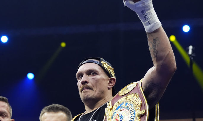 Усик продовжує очолювати рейтинг P4P за версією The Ring