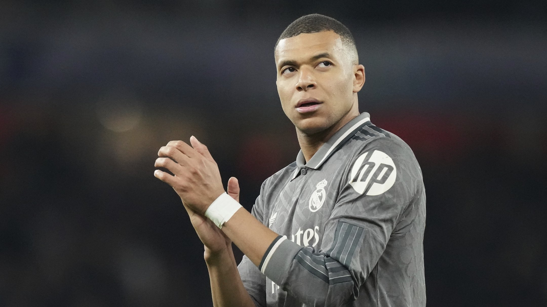 ПСЖ вимагає від Мбаппе майже 100 млн євро: що про це відомо