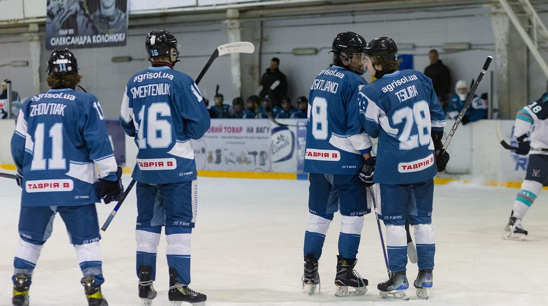 Дніпро розгромно обіграв Крижинку у матчі чемпіонату України з хокею