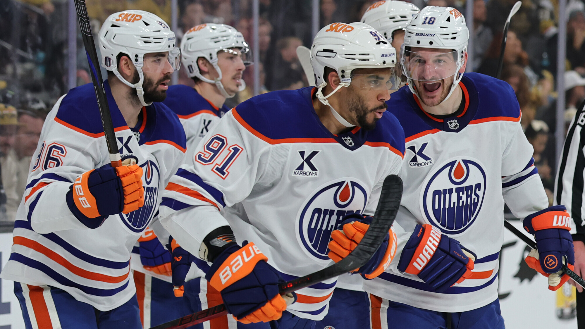 Едмонтон пробився до фіналу Заходу, Флорида закинула шість шайб Торонто у плей-оф НХЛ