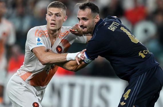 Ювентус та Рома зіграли у безгольову нічию у матчі Серії А