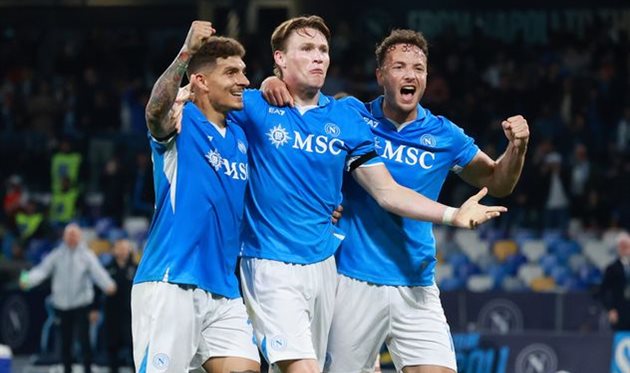 Наполі одноосібно очолив Серію А після перемоги над Торіно