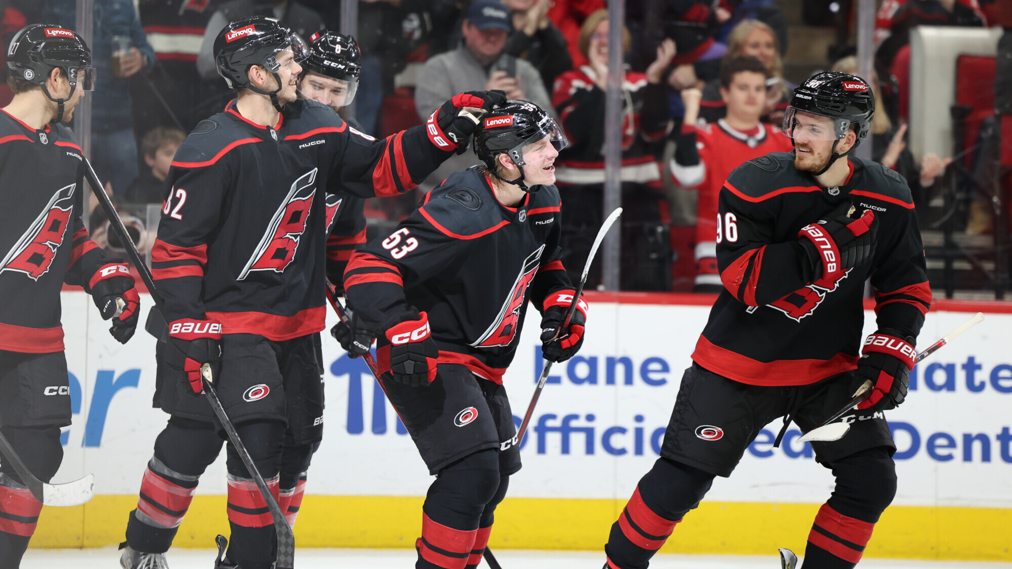 НХЛ: Кароліна розгромила Коламбус, перемоги Торонто і Чикаго 