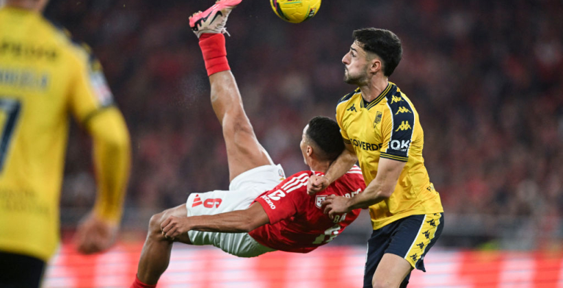 Бенфіка обіграла Ешторіл і вийшла на перше місце у Прімейрі