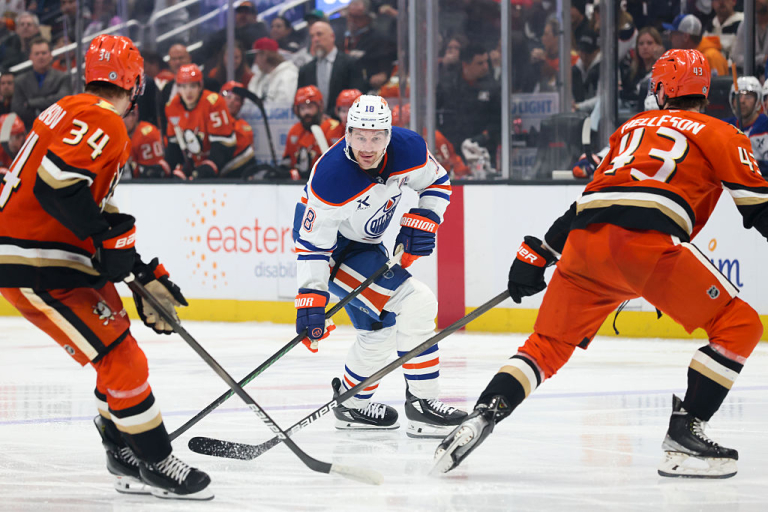 Тампа розгромила Нью-Йорк, Едмонтон поступився Анахайму: результати НХЛ