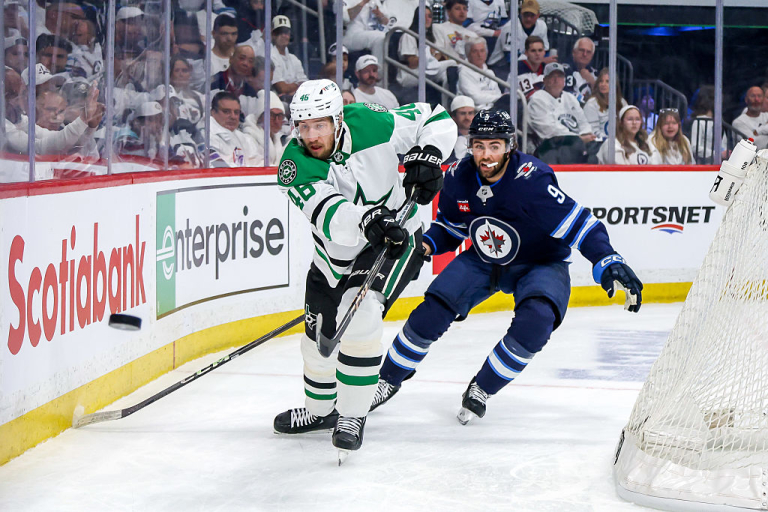 Даллас повів у серії з Вінніпегом, Торонто переміг Флориду у плей-оф НХЛ