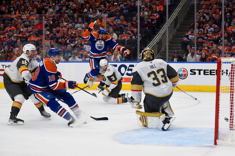 Кароліна та Едмонтон розгромили суперників у плей-оф НХЛ