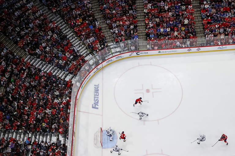 Плей-оф НХЛ: Вінніпег поступився Далласу, Флорида перемогла Торонто