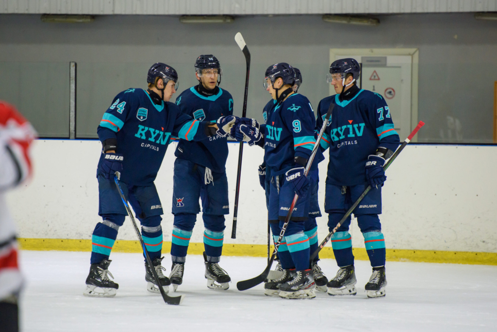 Київ Кепіталз розгромив Кременчук у ЧУ з хокею