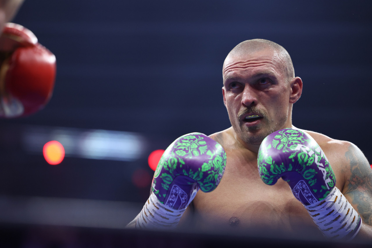 Усик – найкращий боксер року за версією BoxingScene