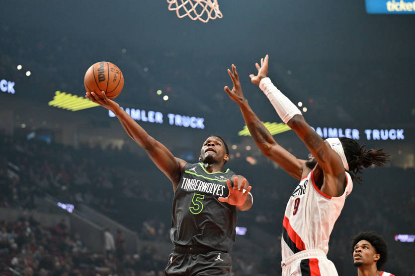 Лень набрав 4 очки у переможному матчі Сакраменто проти Фінікса, Мемфіс поступився Лейкерсу: результати НБА