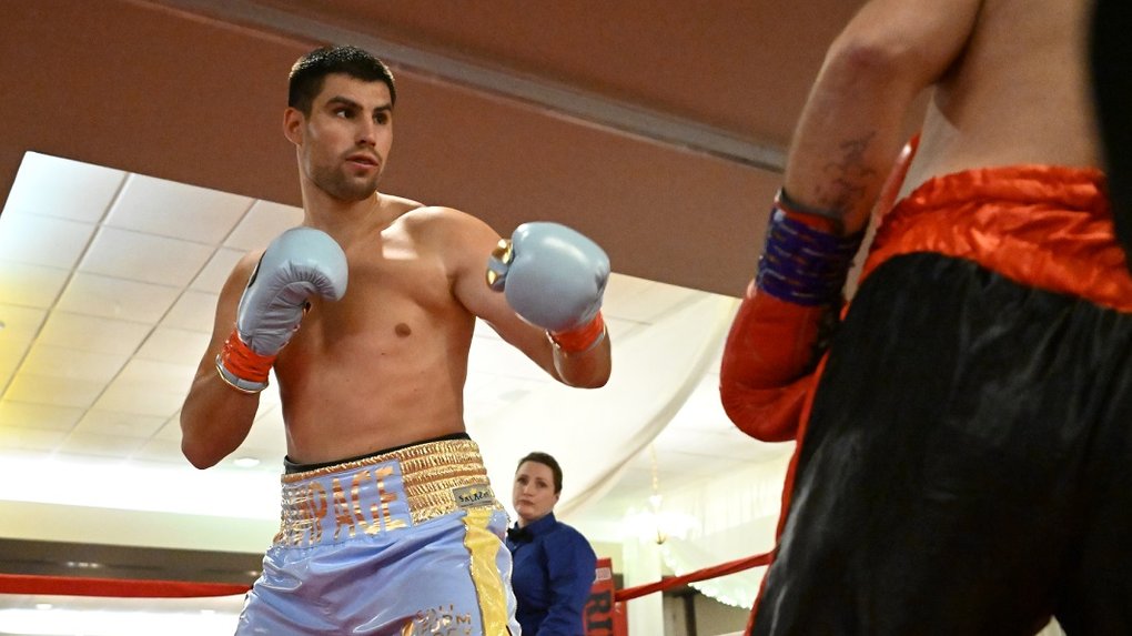 Стало відомо, з ким та коли буде наступний бій Новицького