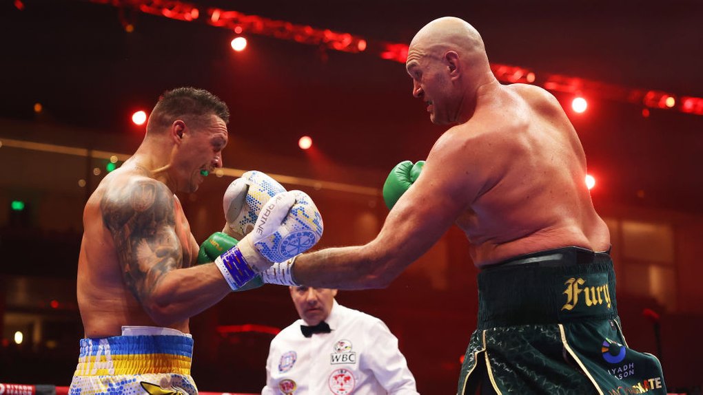 Усик посідає перше місце у ретингу найкращих супертяжів світу