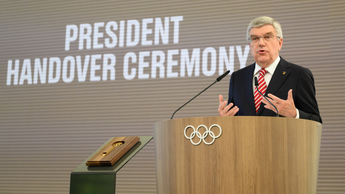 Томас Бах покинув посаду голови МОК