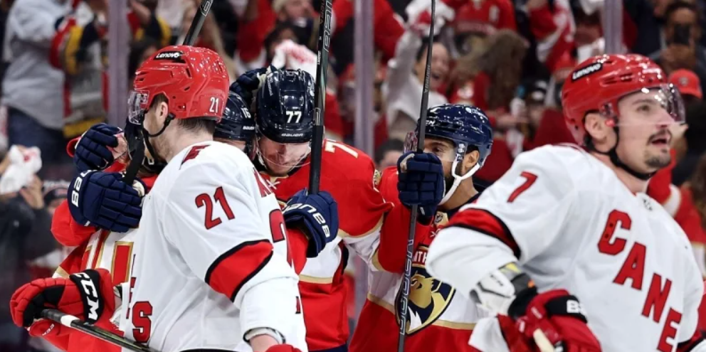 Кароліна здобула першу перемогу над Флоридою у плей-оф НХЛ