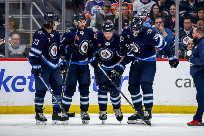 Тампа обіграла Баффало, Сан-Хосе поступився Калгарі, Вінніпег став найкращою командою сезону НХЛ