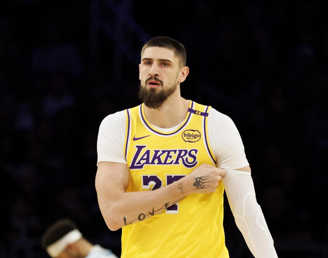 Лейкерс визначилися з майбутнім Леня