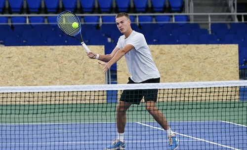 ATP: Сачко вышел в 1/8 финала турнира во Франции