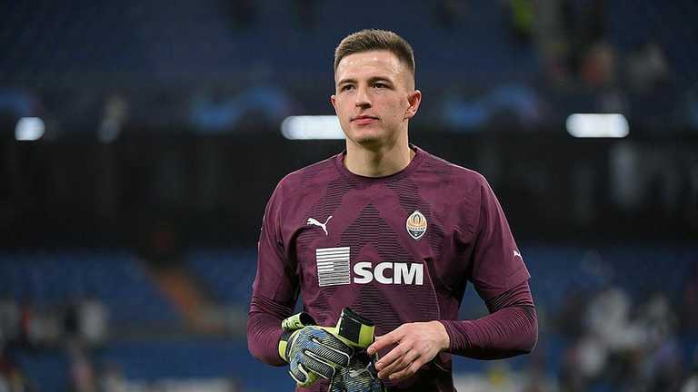 Бенфика официально представит Трубина