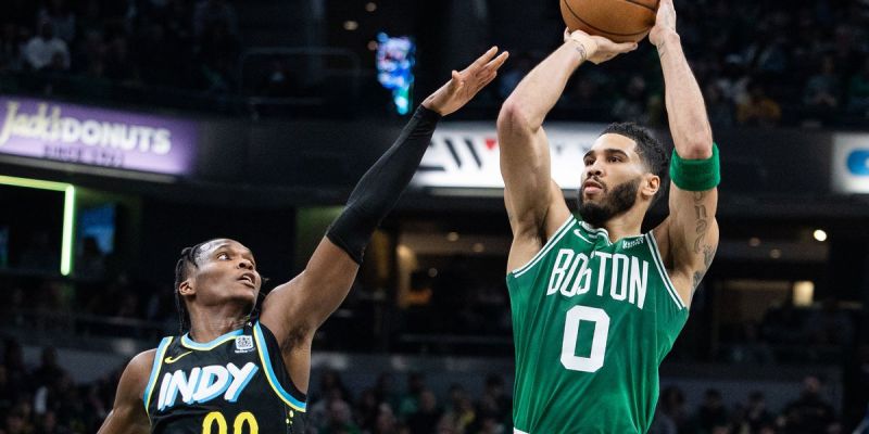 Бостон без Михайлюка обіграв Індіану у першому матчі півфінальної серії плей-оф НБА