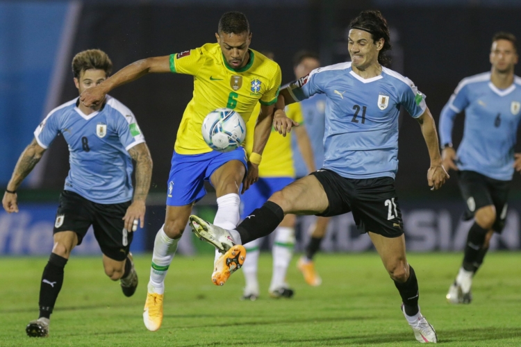 Бразилія без Неймара впевнено переграла Уругвай без Суареса