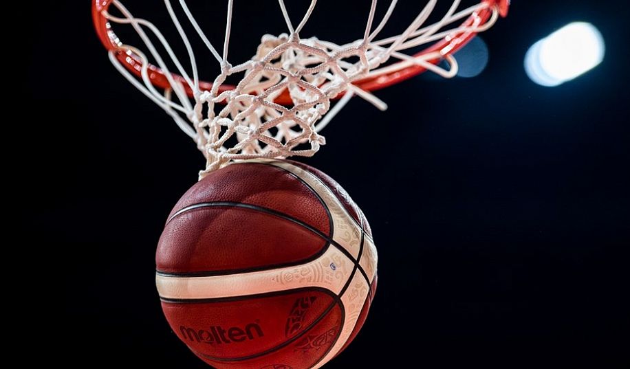 Девять стран просят FIBA ​​не допускать россиян к турнирам