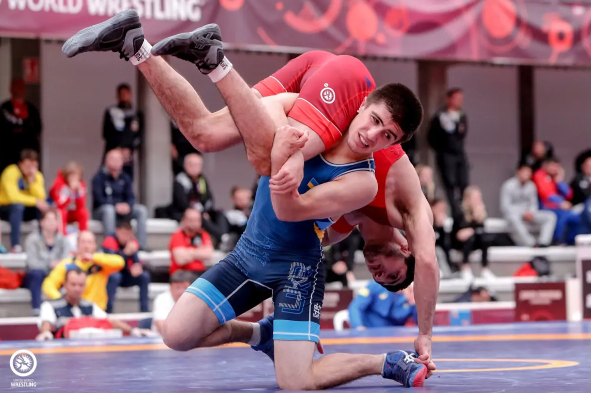 Два украинца выиграли бронзу на турнире по борьбе в Будапеште