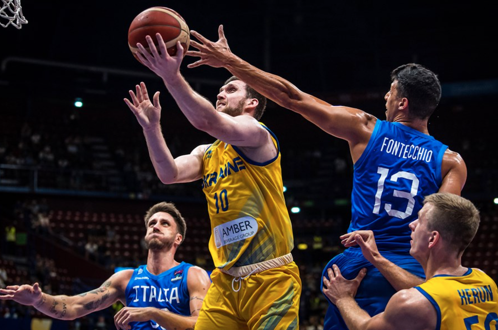 Евробаскет-2022: Украина обыграла Италию и вышла в плей-офф чемпионата