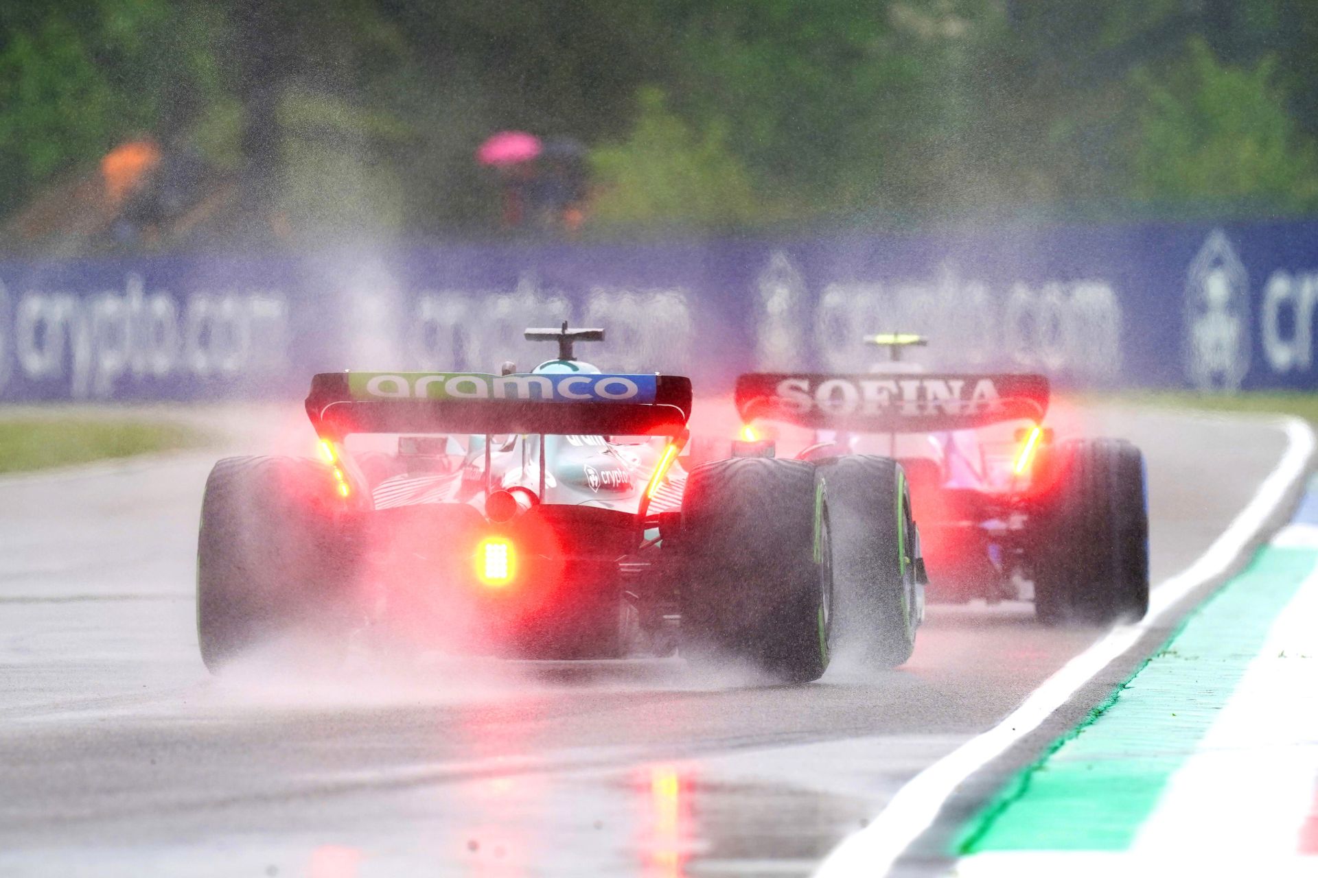 Формула-1: Гран-при Эмилии-Романьи официально отменен