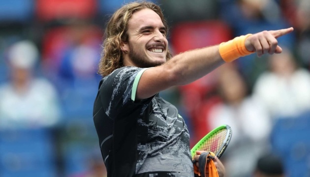 Итоговый турнир: Циципас обыграл первую «ракетку» РФ