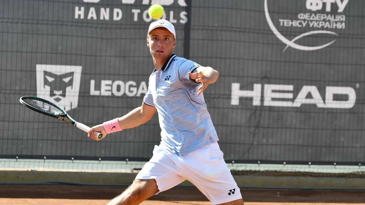 Крутых уступил во втором круге теннисного турнира в Сен-Тропе
