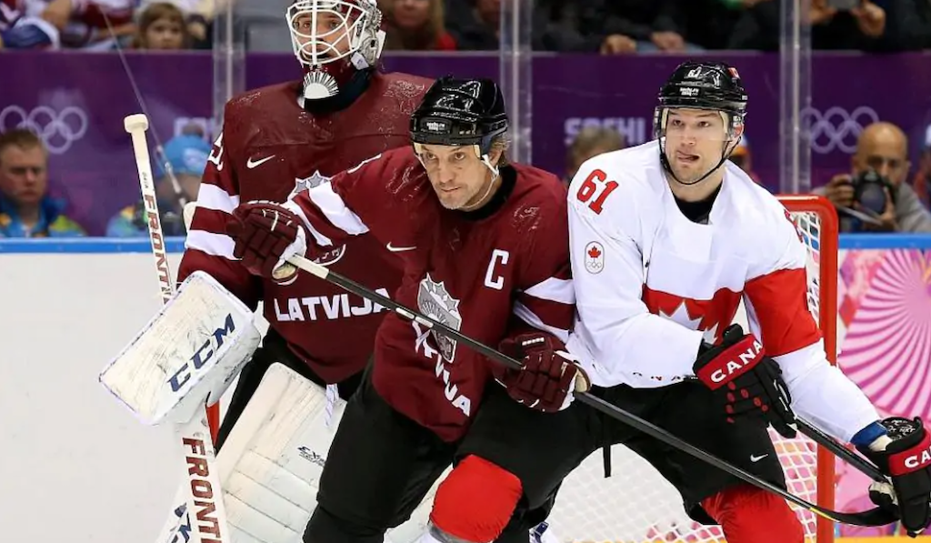 Латвійська хокейна федерація призупинила ліцензії деяких хокеїстів: відома причина