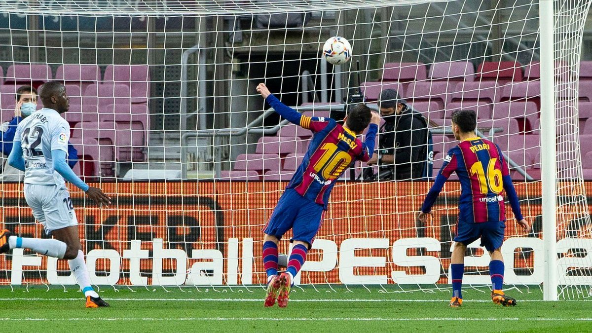 Мессі вперше за три роки забив м'яч головою і повторив рекорд Пеле