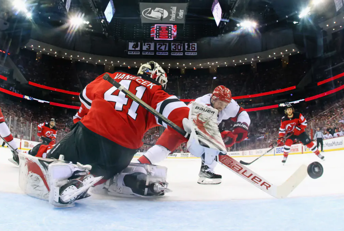 НХЛ: Каролина и Даллас уничтожили соперников в сериях Кубка Стэнли