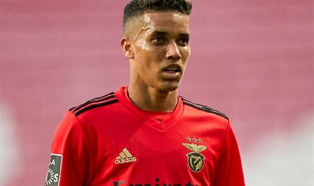 Педріньо офіційно перейшов в «Шахтар»