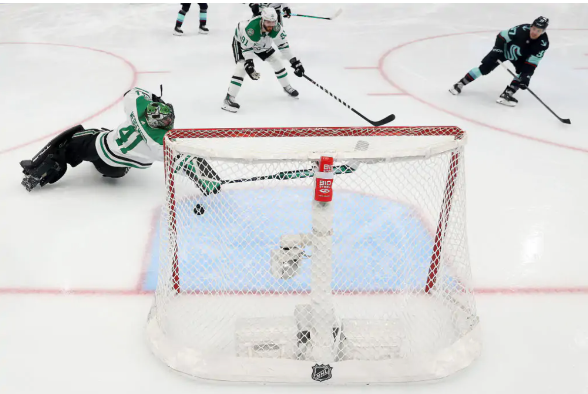 Плей-офф НХЛ: Сиэтл разгромил Даллас, Нью-Джерси забросил восемь шайб Каролине