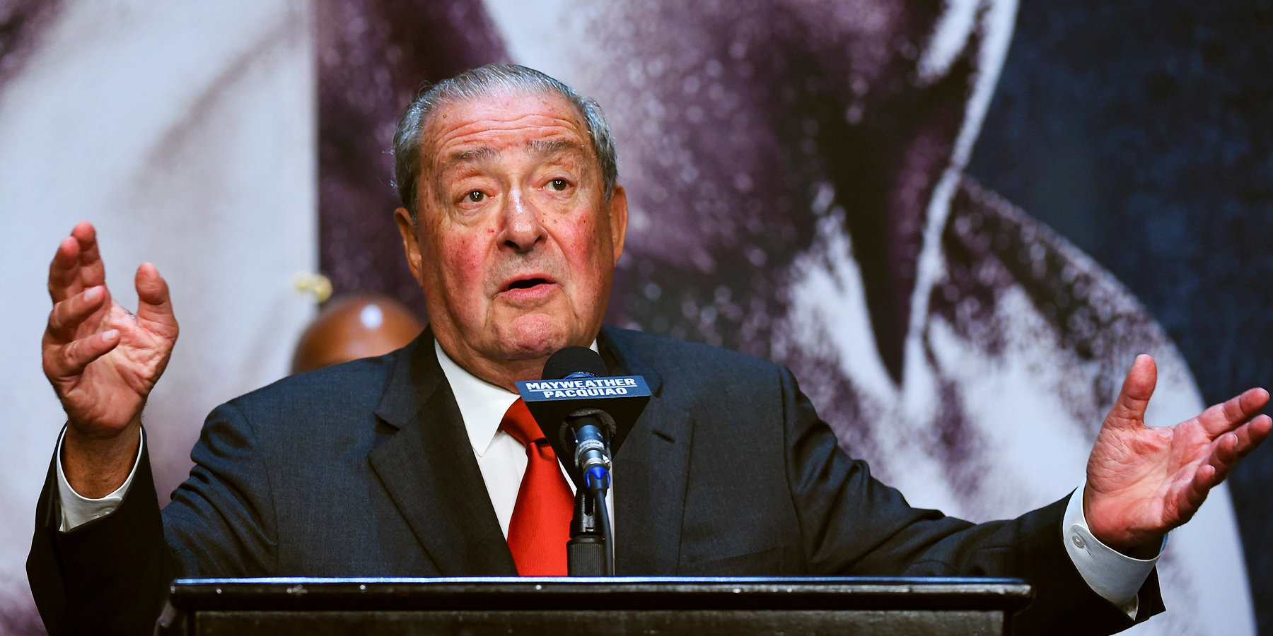 Промоутер Ф'юрі виступив проти шести суддів у бою з Усиком