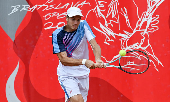 Сачко виграв свій стартовий матч на турнірі в Барселоні, Крутих зазнав поразки