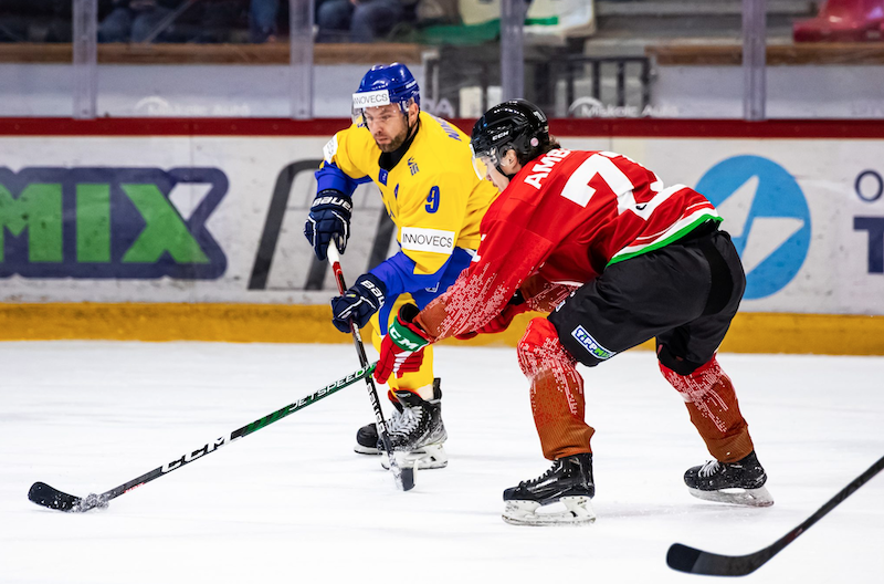 Сборная Украины по хоккею проведет вторую игру против венгров