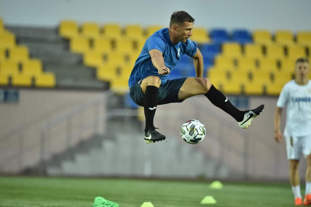 Шевченко викликав на три матчі майже три склади