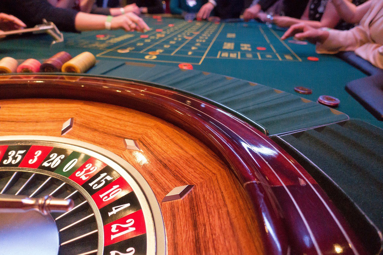 Ставки на спорт і азартні ігри в казино: у чому різниця?