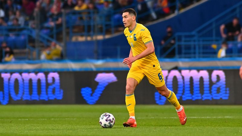 Степаненко продовжив контракт із «Шахтарем»