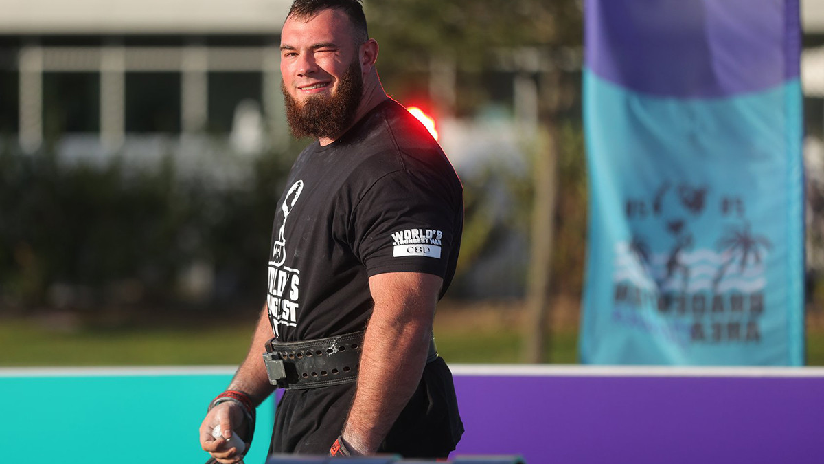 Стронгмен Новиков стал победителем турнира Rogue Invitational Stongman