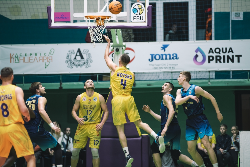 Суперлига: Будивельник разгромил Старый Луцк