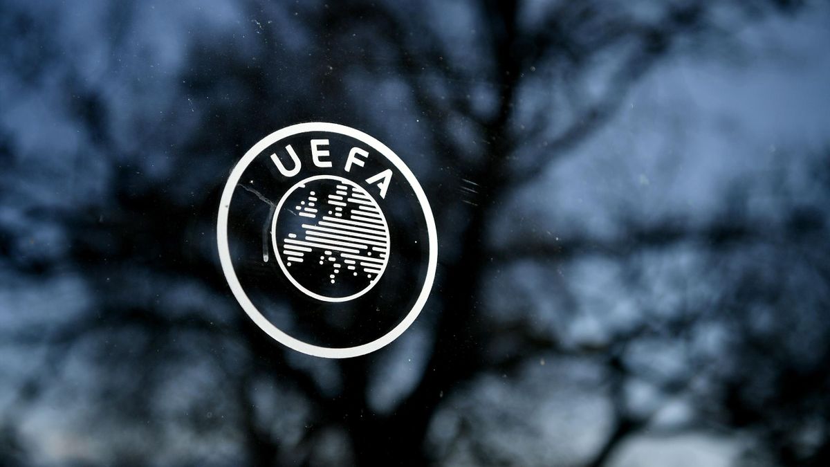 УЕФА отказывается от российских арбитров