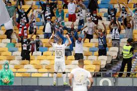 Українських уболівальників пустили на трибуни