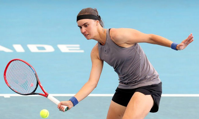 WTA: Калинина проиграла Азаренко в первом круге турнира в Аделаиде